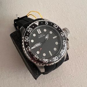 🆕 Invicta Pro Diver Men
Model 30725 - Men's Watch Quartz